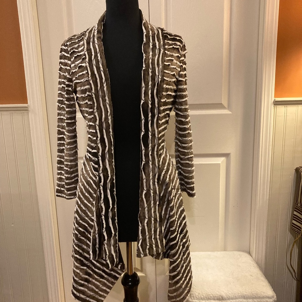 Frank Lyman Design Brown and Ivory Cardigan